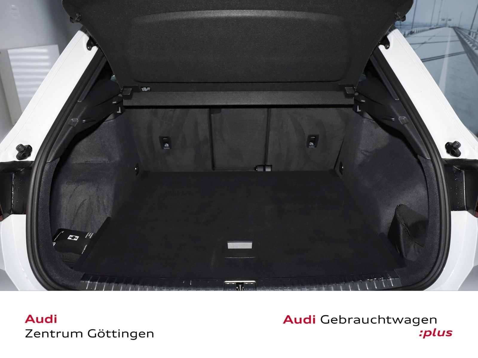 Audi Q3 quattro 40 TFSI S tronic - Samsaru's Car Outlet