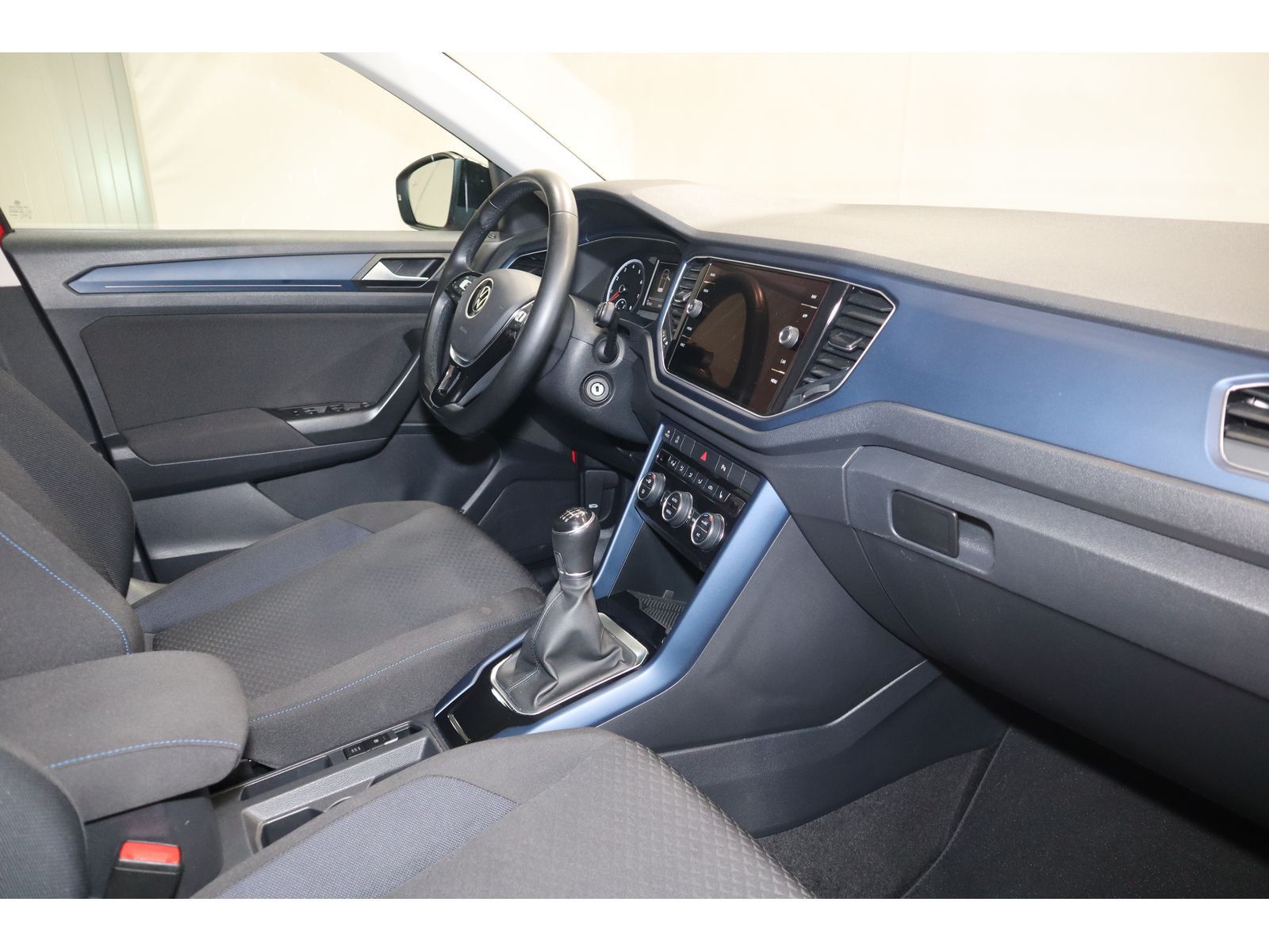 Volkswagen T-Roc 1.0 TSI - Samsaru's Car Outlet