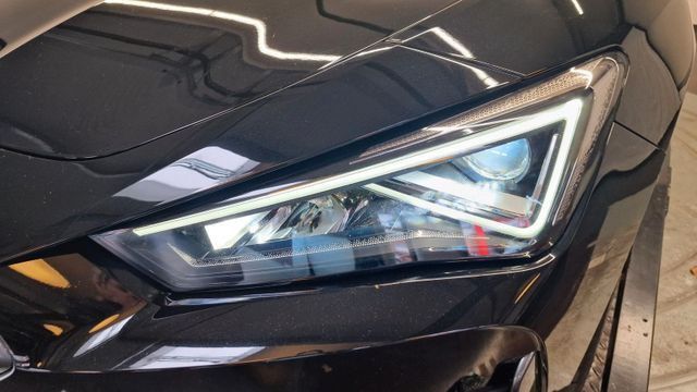 Seat Leon Sportstourer 1.5 eTSI Navi/ Panorama/ AH...