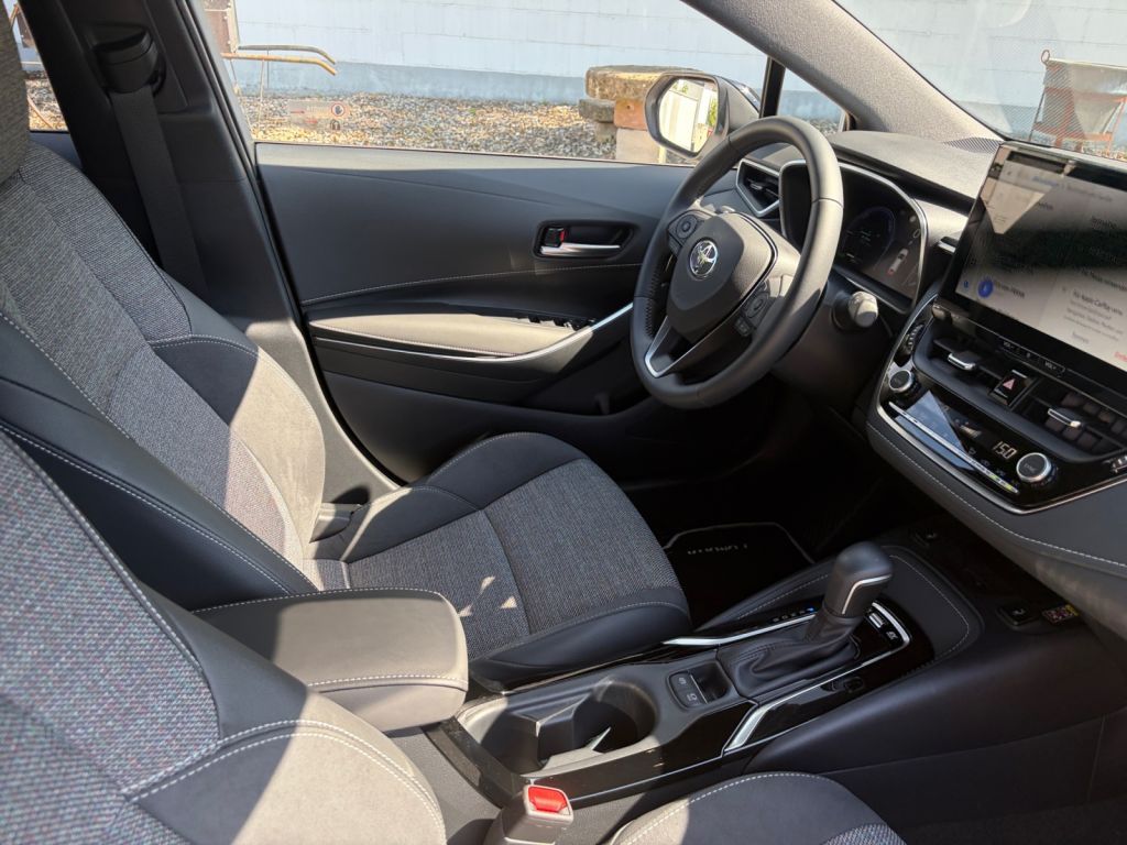 Toyota Corolla 1.8 Hybrid Touring Sports Teamplayer (ZE