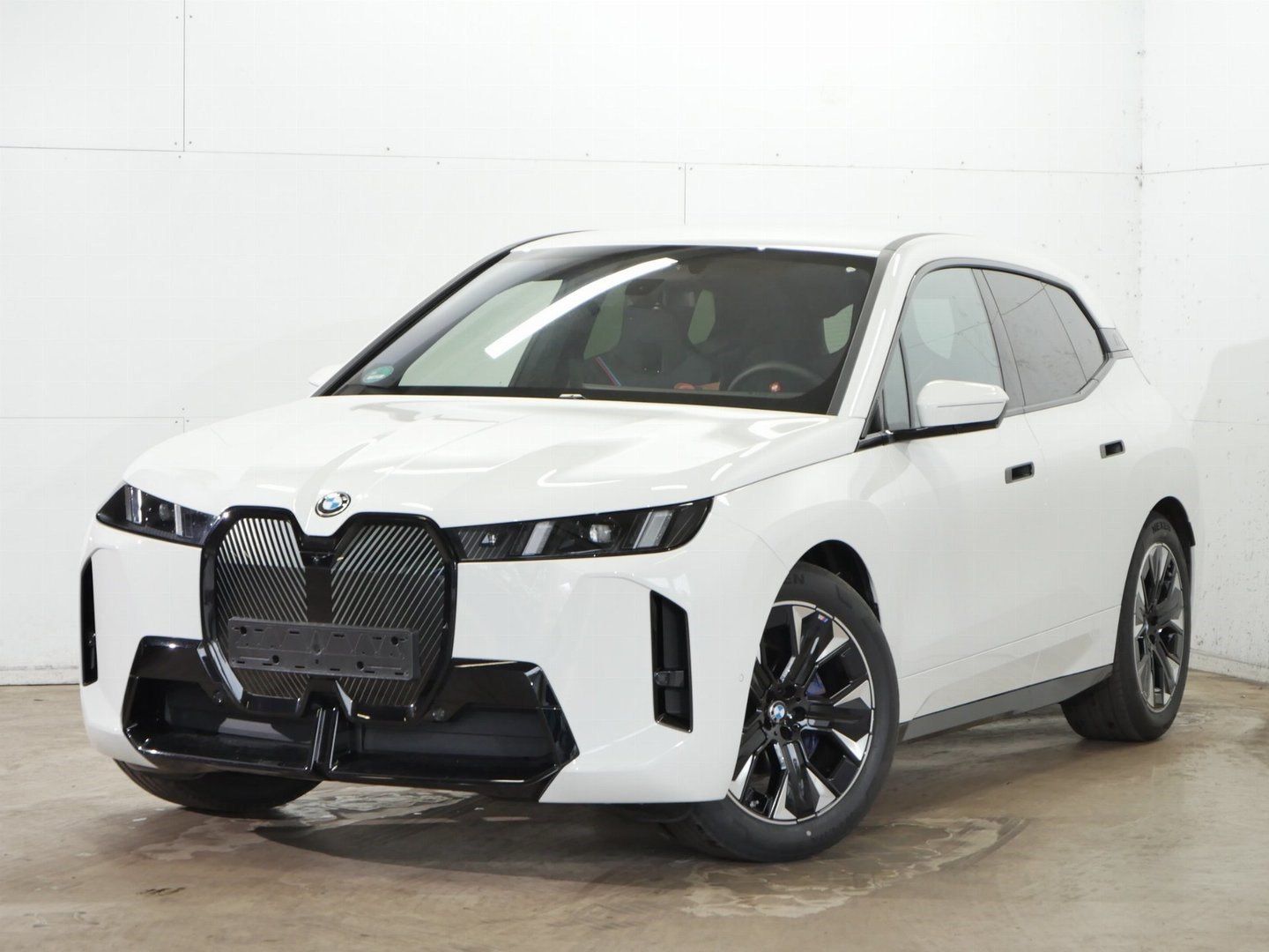 BMW iX xDrive60 M Sport Luftfederung Wärmepaket AC-P