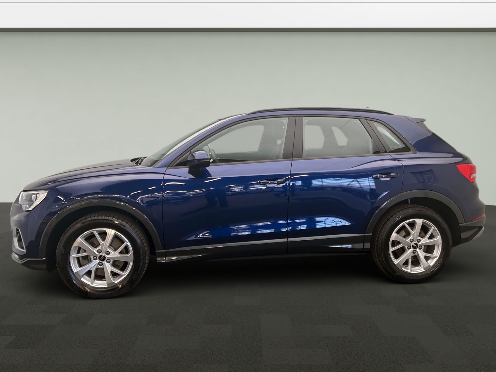 Audi Q3 40 TFSI quattro - Samsaru's Car Outlet