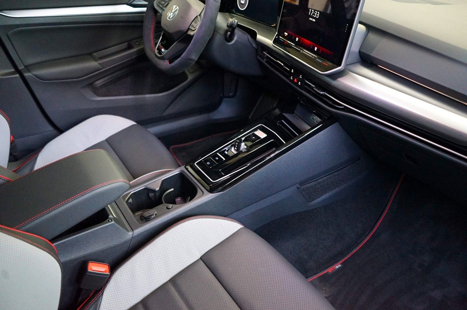 Volkswagen Golf VIII 8 Lim. 2.0 TSI 239 kW GTI Edition 50