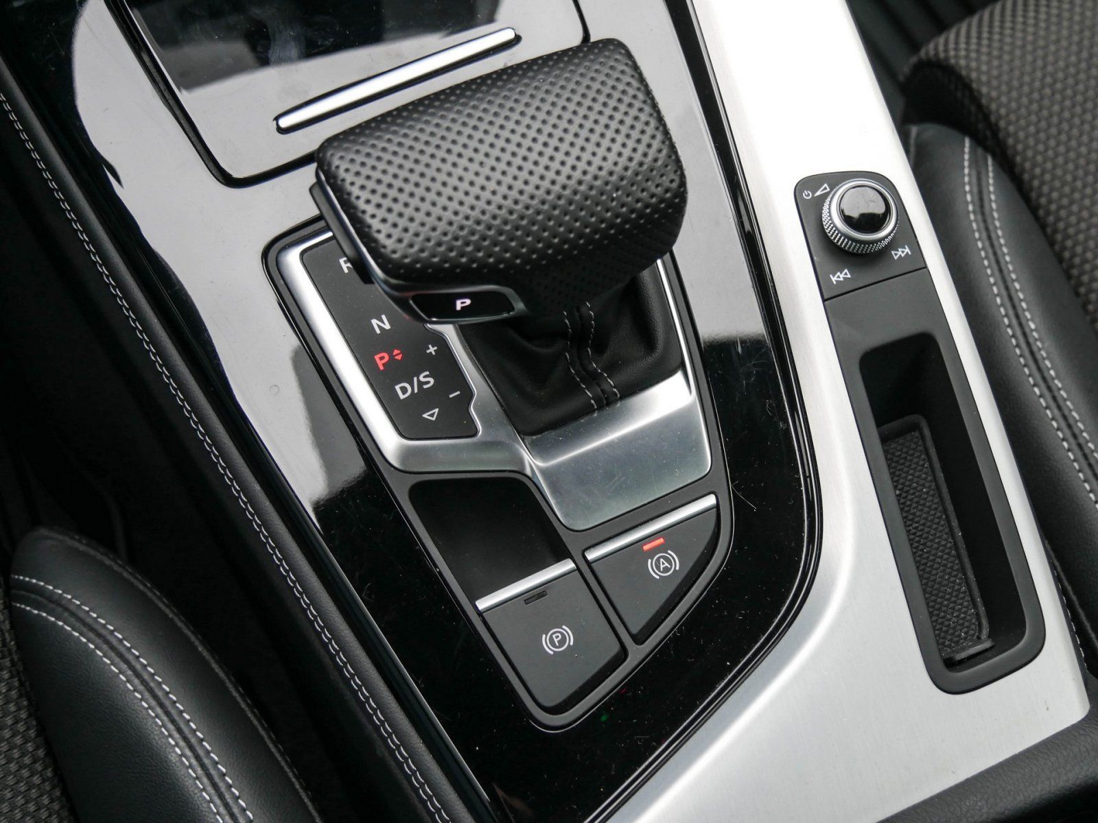 Audi A4 Avant 40 TDI quattro S-Line AHK Pano B&O