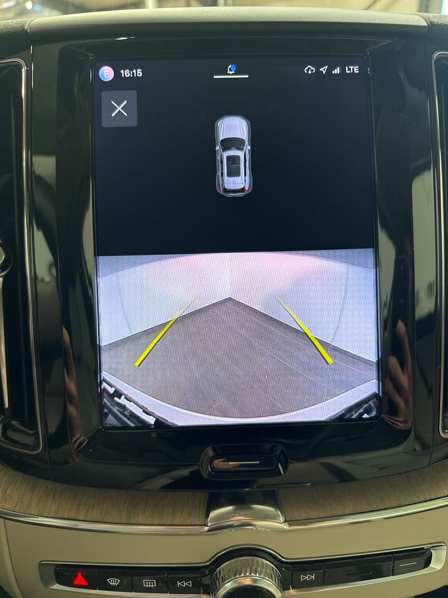 Volvo XC60 T6 AWD Recharge Core NAV+LED+PANO+AHK+STHZG