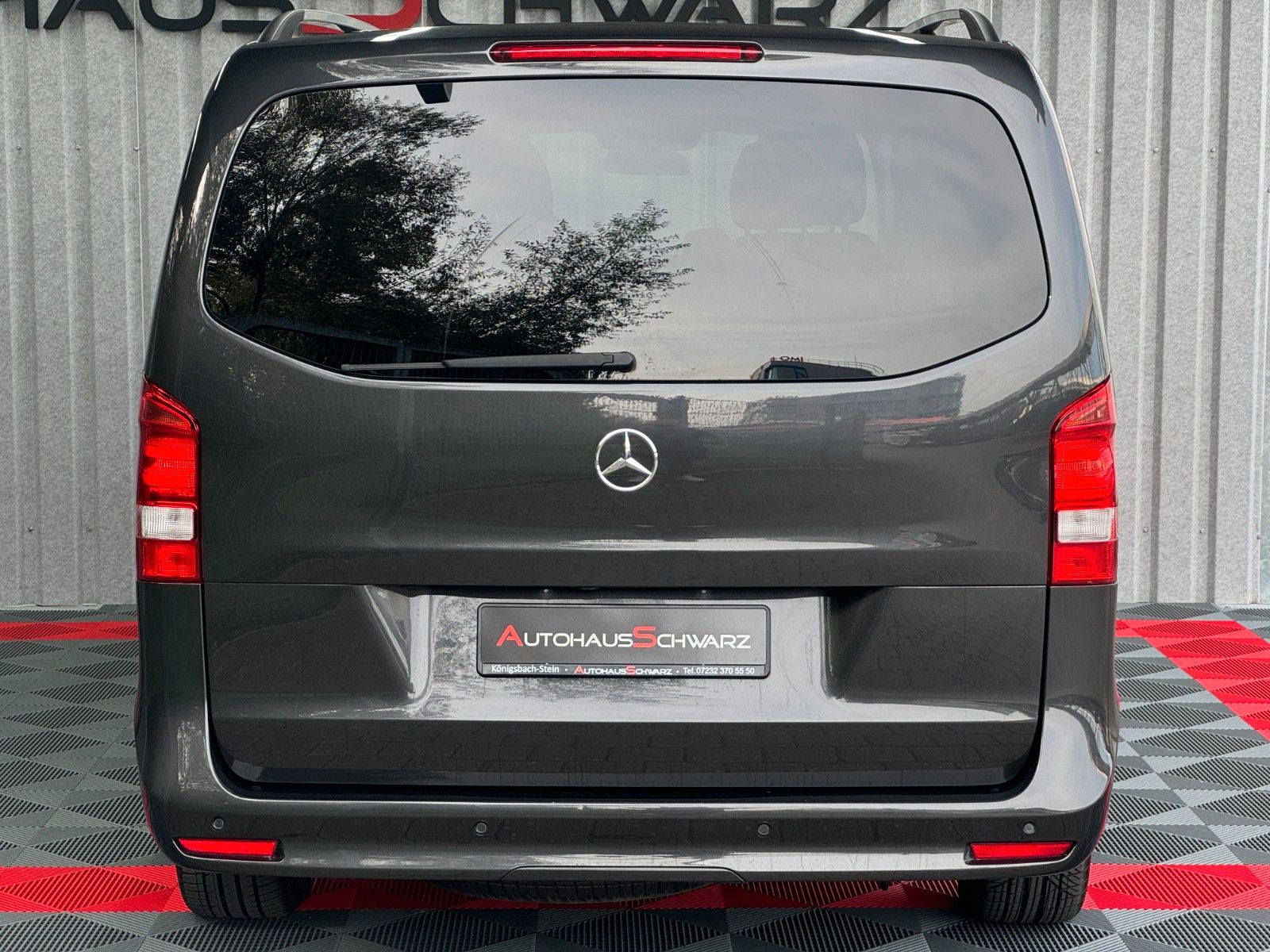 Mercedes-Benz V250 Lang 4Matic - Samsaru's Car Outlet