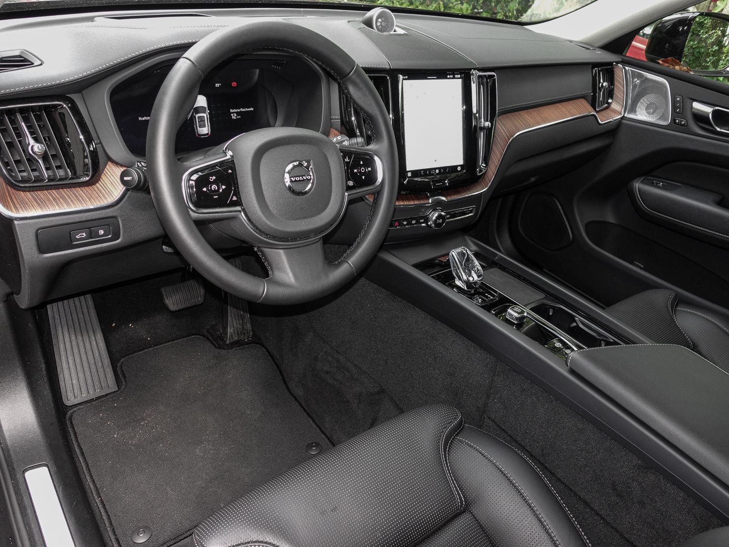 Volvo XC60 Ultra Dark Recharge Plug-In Hybrid AWD T8 T
