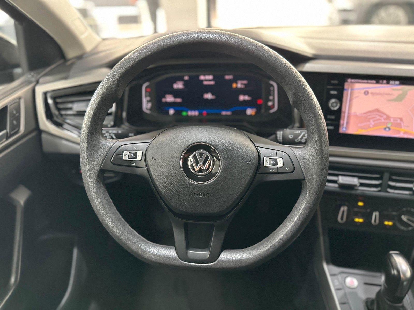 Volkswagen Polo VI 1.0 TSI Automatik - Samsaru's Car Outlet