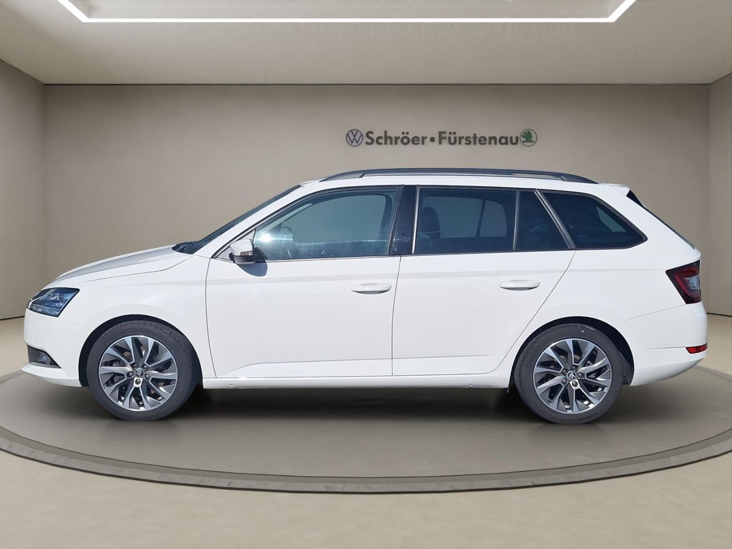 Skoda Fabia Combi 1.0 TSI DSG - Samsaru's Car Outlet