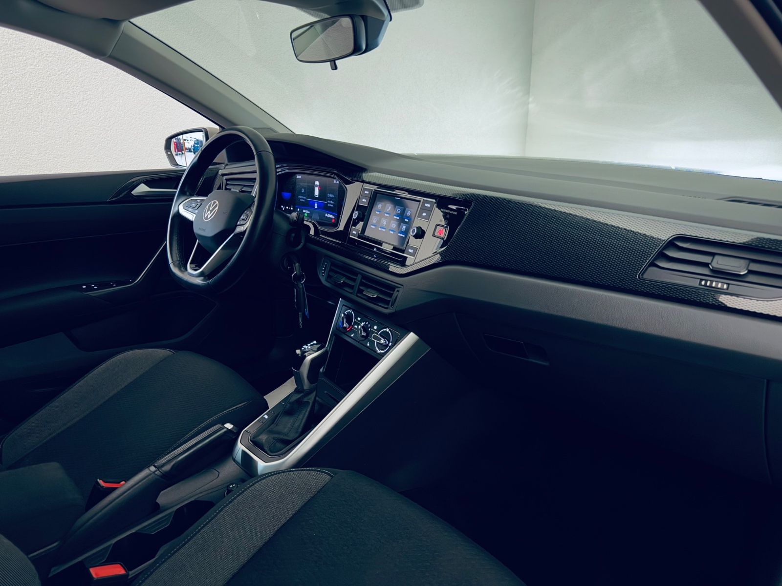 Volkswagen Polo VI Life 1.0 TSI - Samsaru's Car Outlet
