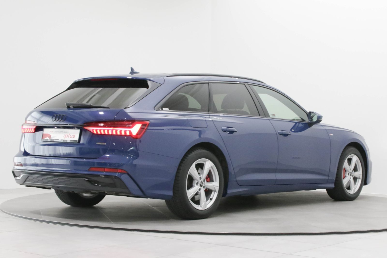 Audi A6 Avant 55 TFSIe quattro S line - Samsaru's Car Outlet