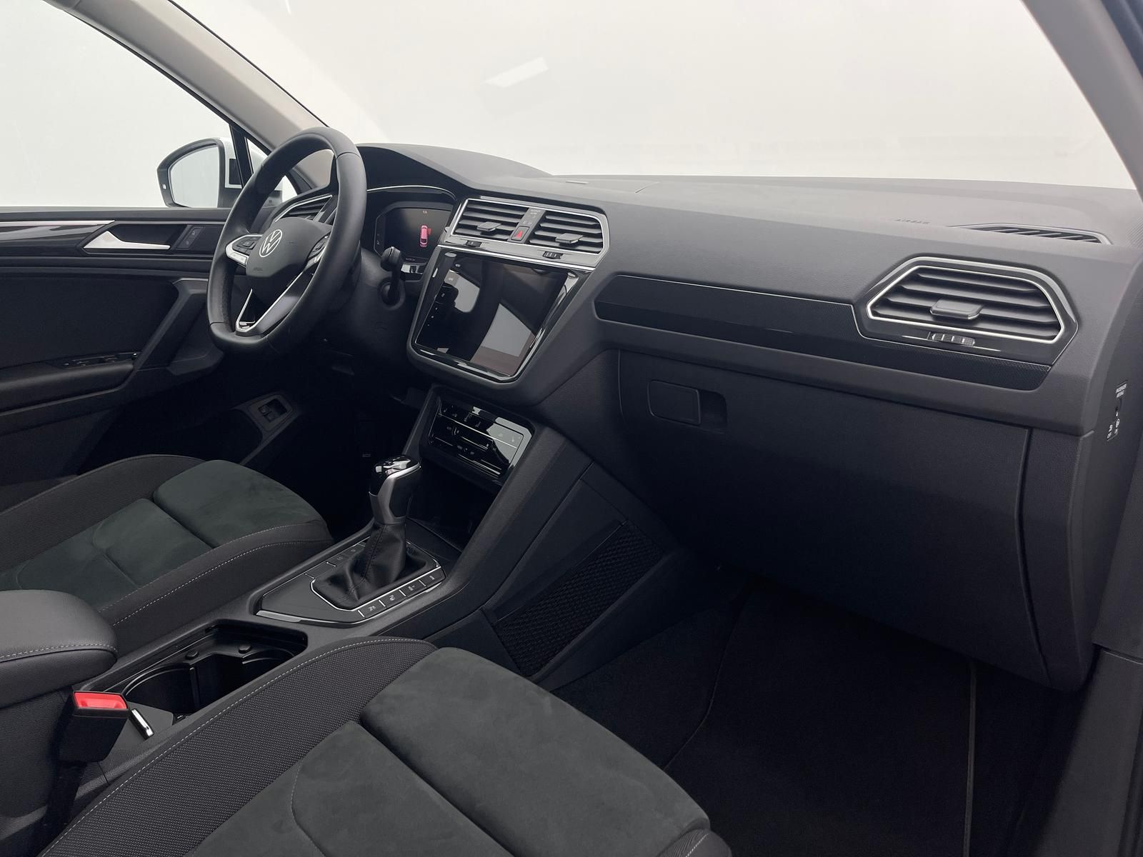 Volkswagen Tiguan Elegance eHybrid *HuD*MATRIX*AHK*ACC*KEY*