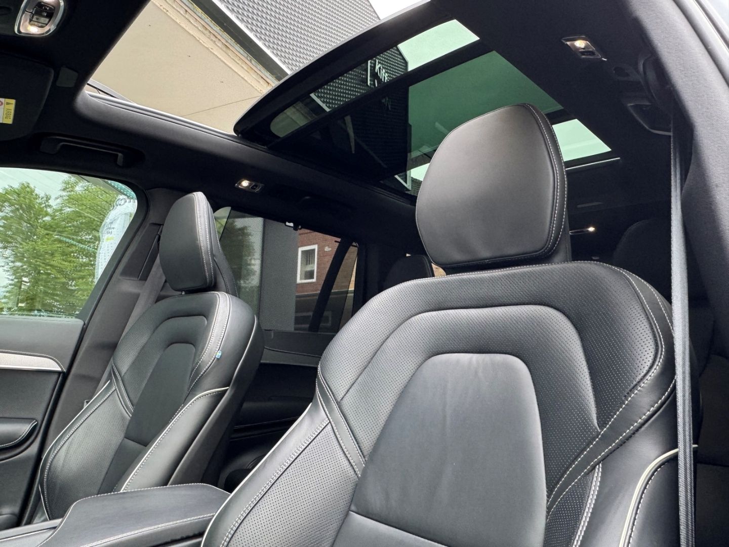Volvo XC90 R Design Edition Recharge AWD - Samsaru's Car Outlet