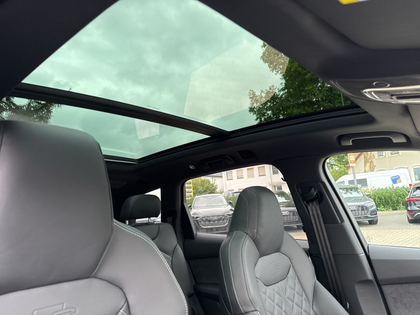 Audi Q7 55 TFSI e quattro S-line+AHK+HUD+PANO+B&O+KAM