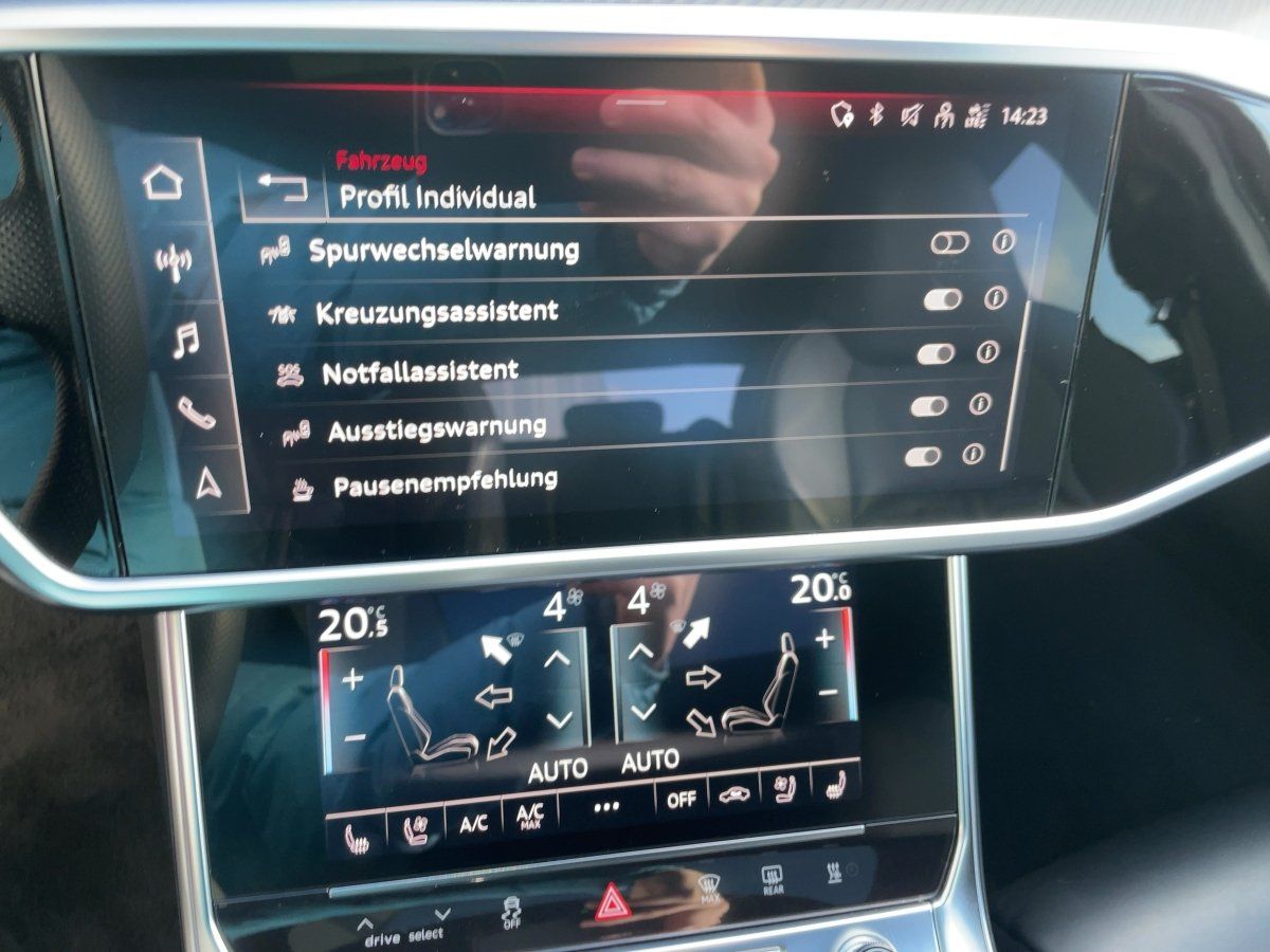Audi RS 6 Avant 4.0 TFSI MATRIX+AHK+PANO+SHZ+VIRT