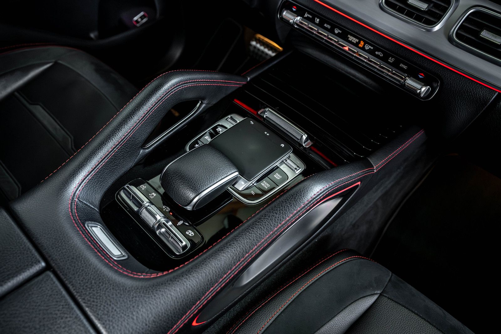 Mercedes-Benz GLE 53 AMG SUV NIGHT PANO MULTIBEAM MBUX BURMEST