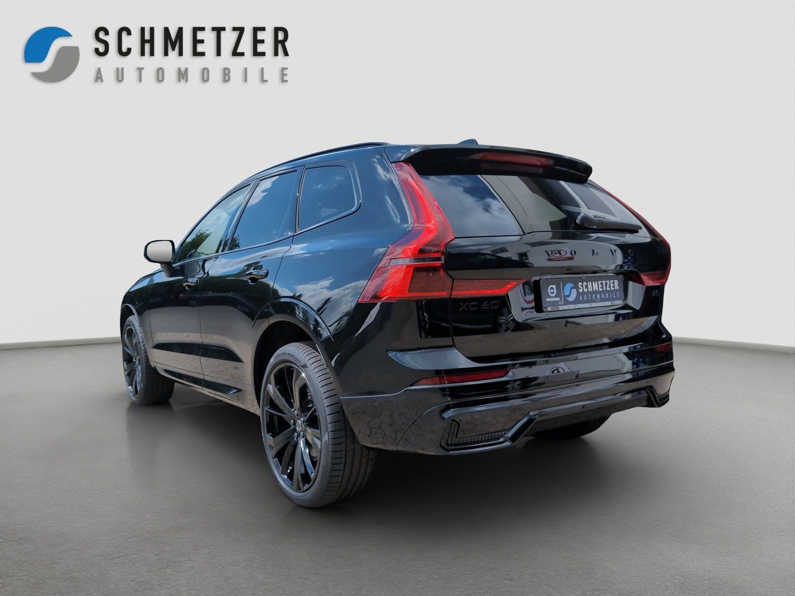 Volvo XC60 Black Edition B5 AWD Plus - Samsaru's Car Outlet