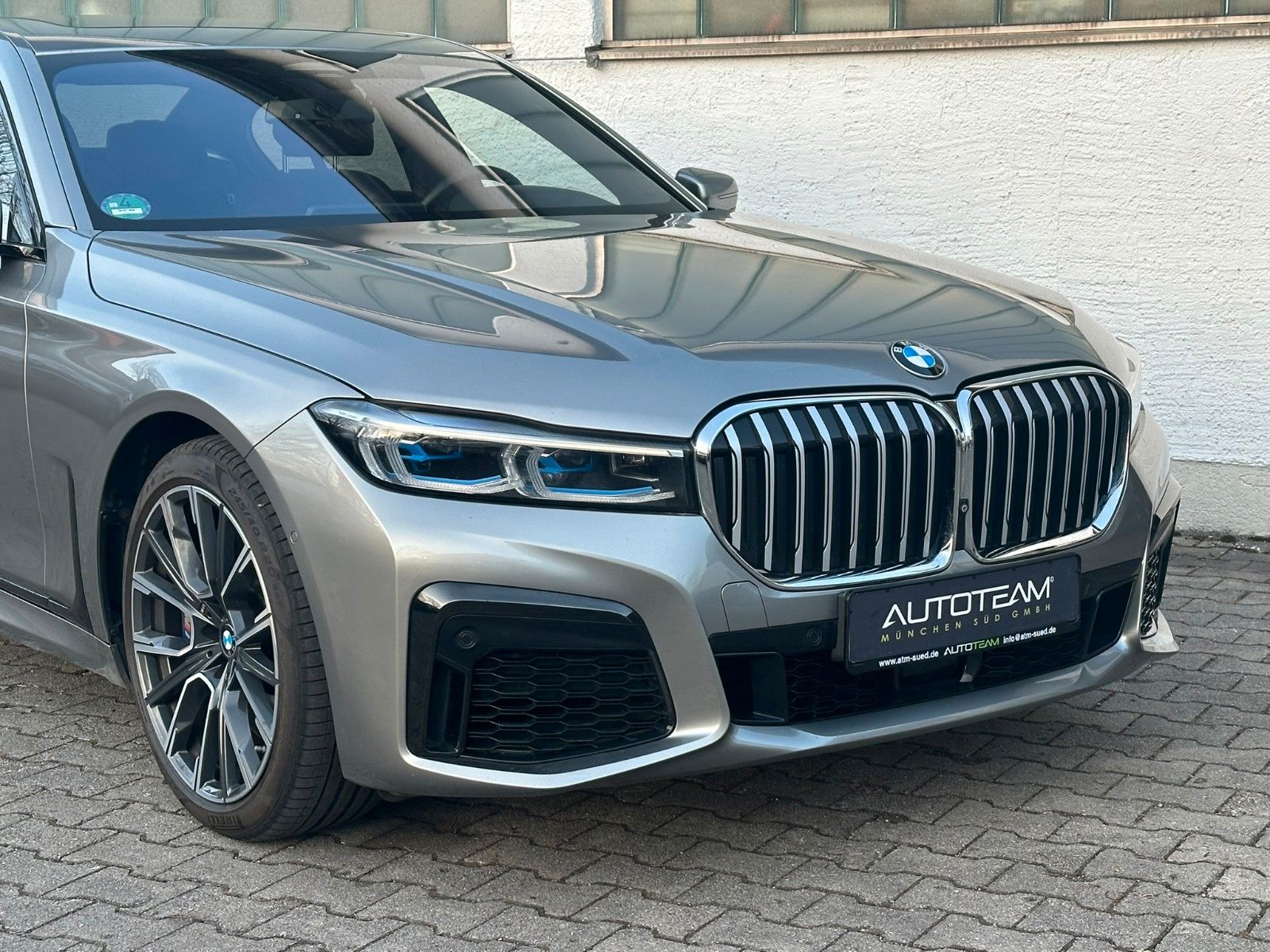 BMW 750i xDrive*M Sport*20 Zoll*Massage*Std Hzg*H/K*