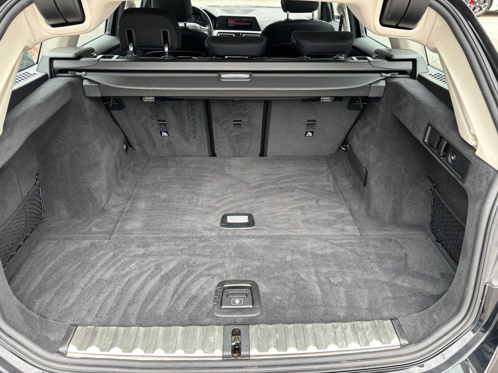 BMW 320d Touring Advantage - Samsaru's Car Outlet