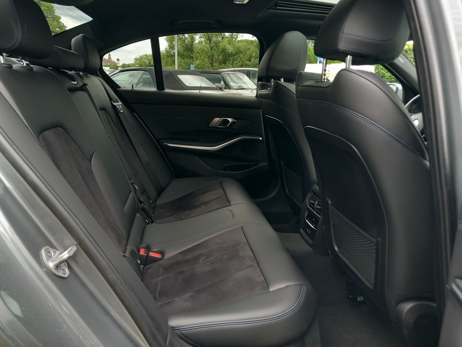 BMW 320d xDrive MSport - Samsaru's Car Outlet