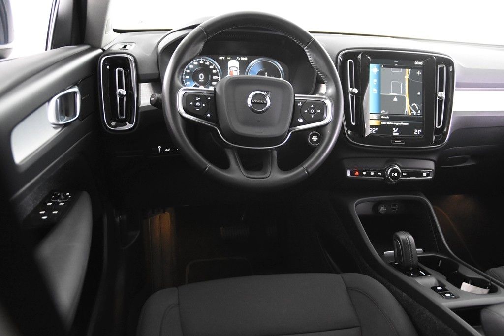 Volvo XC40 T4 Recharge Inscription - Samsaru's Car Outlet