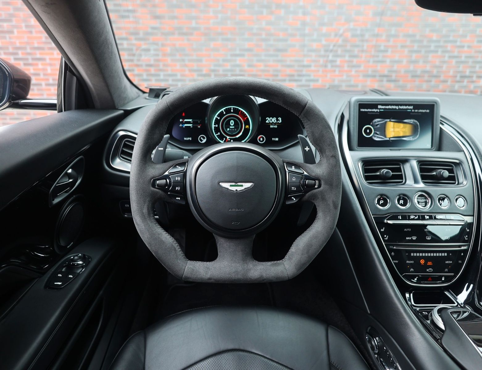 Aston Martin DBS Superleggera 5.2 V12 | B&O - Carbon