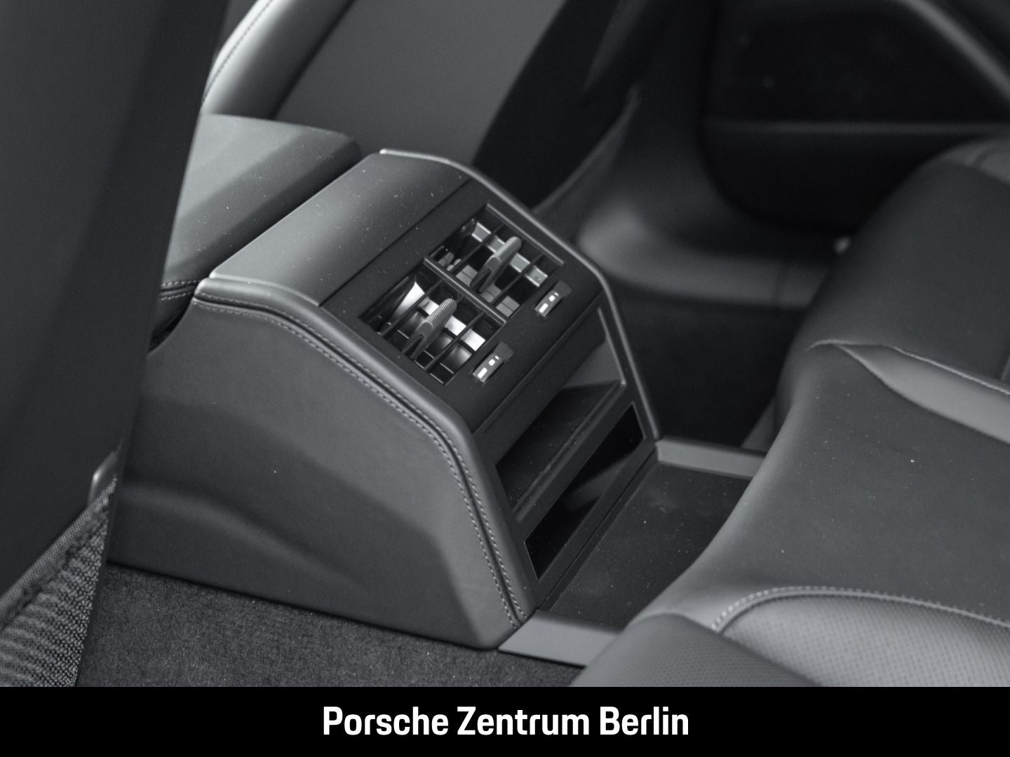 Porsche Panamera 4 E-Hybrid Head-Up InnoDrive Parklenkas