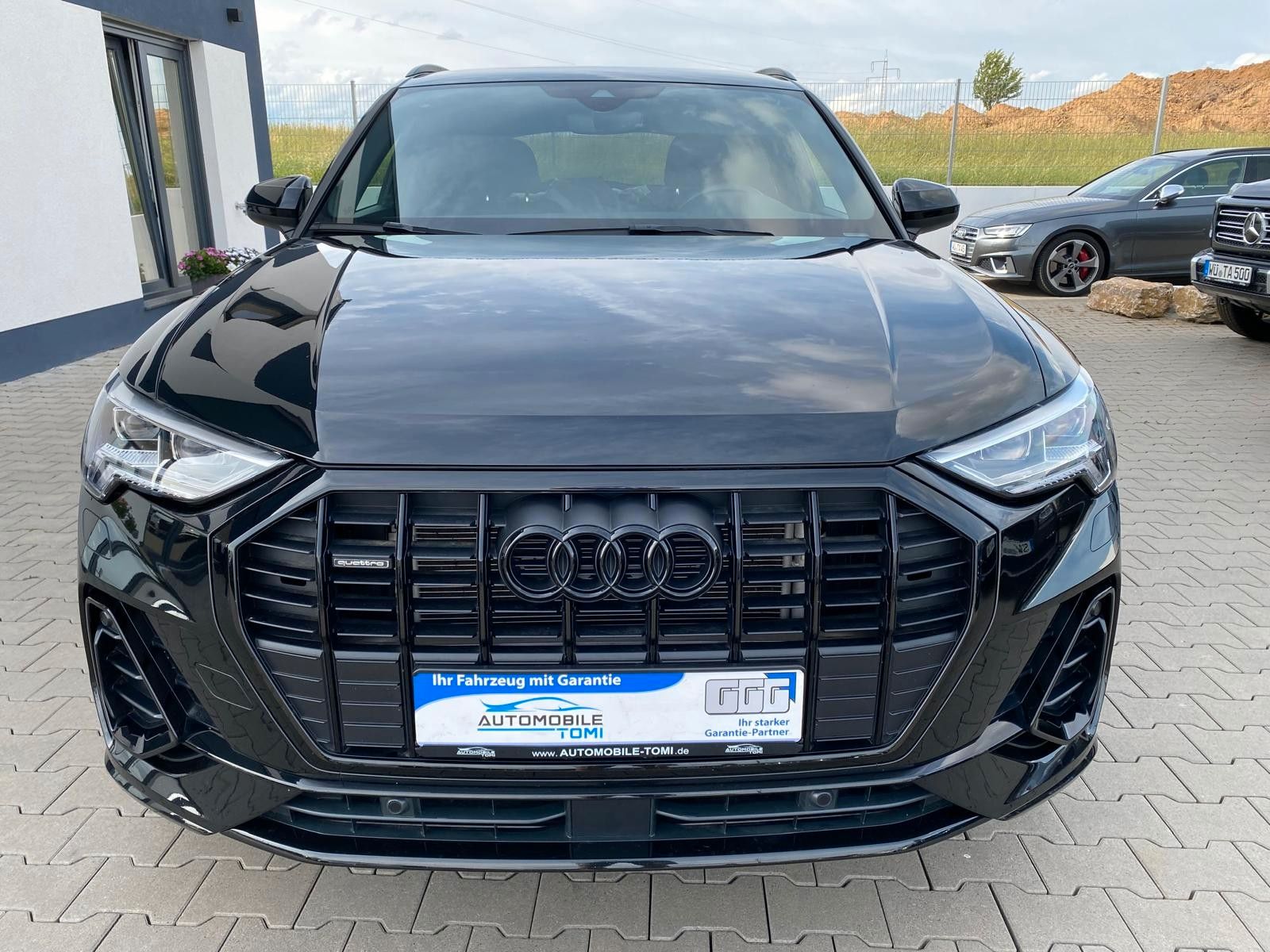 Audi Q3 40 TDI quattro S line - Samsaru's Car Outlet