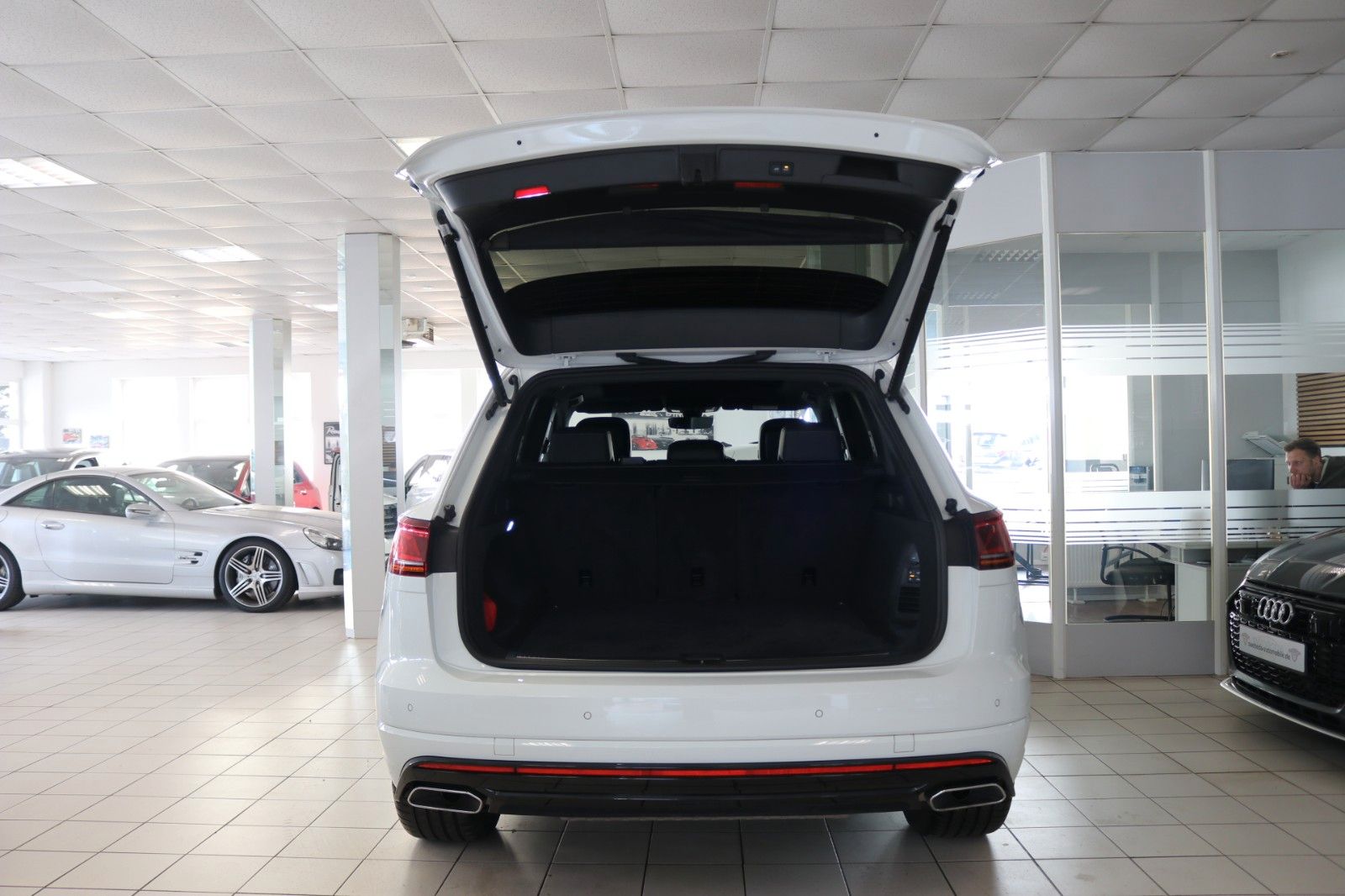 Volkswagen Touareg R-Line Luft AHK Matrix Pano 360° STHZ