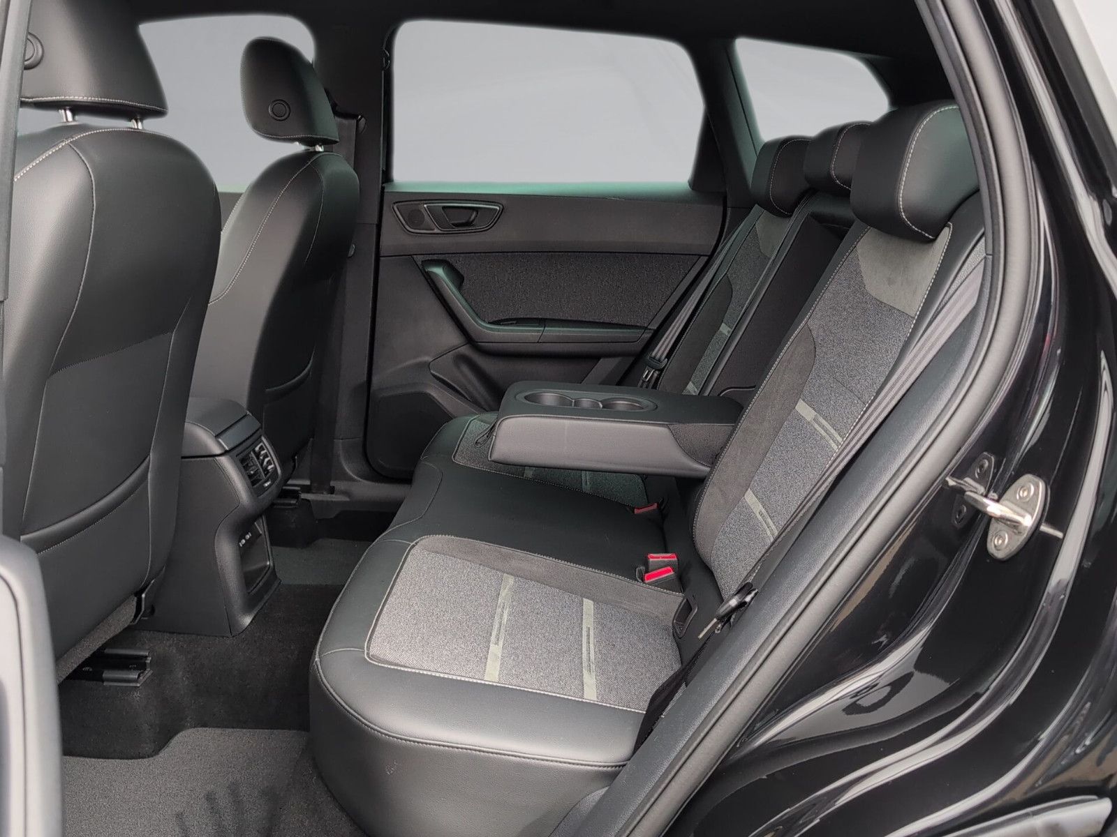 Seat Ateca 2.0 TDI DSG XPERIENCE Pa.:XL AHK-schw Navi