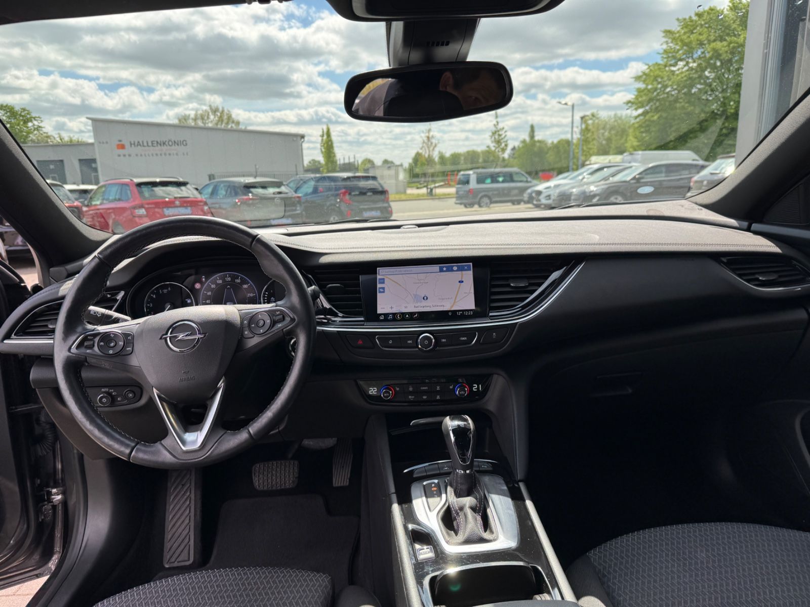 Opel Insignia B Sports Tourer Business - Samsaru's Car Outlet