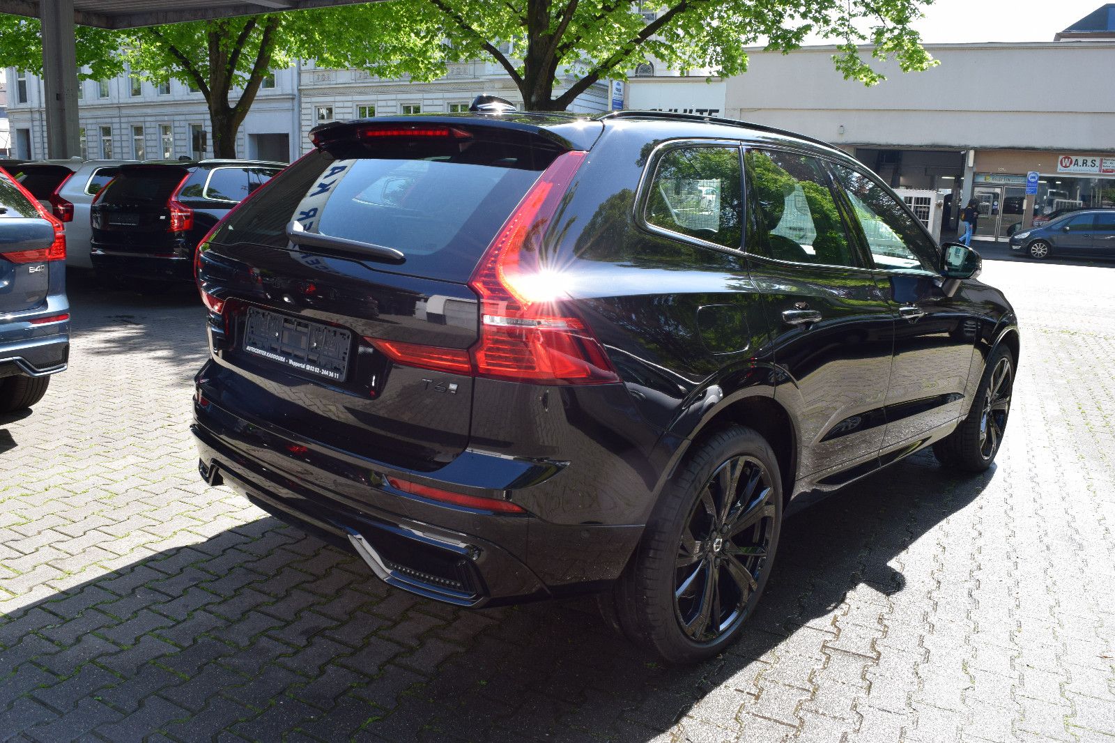 Volvo XC60 T6 Plus Black Edition - Samsaru's Car Outlet