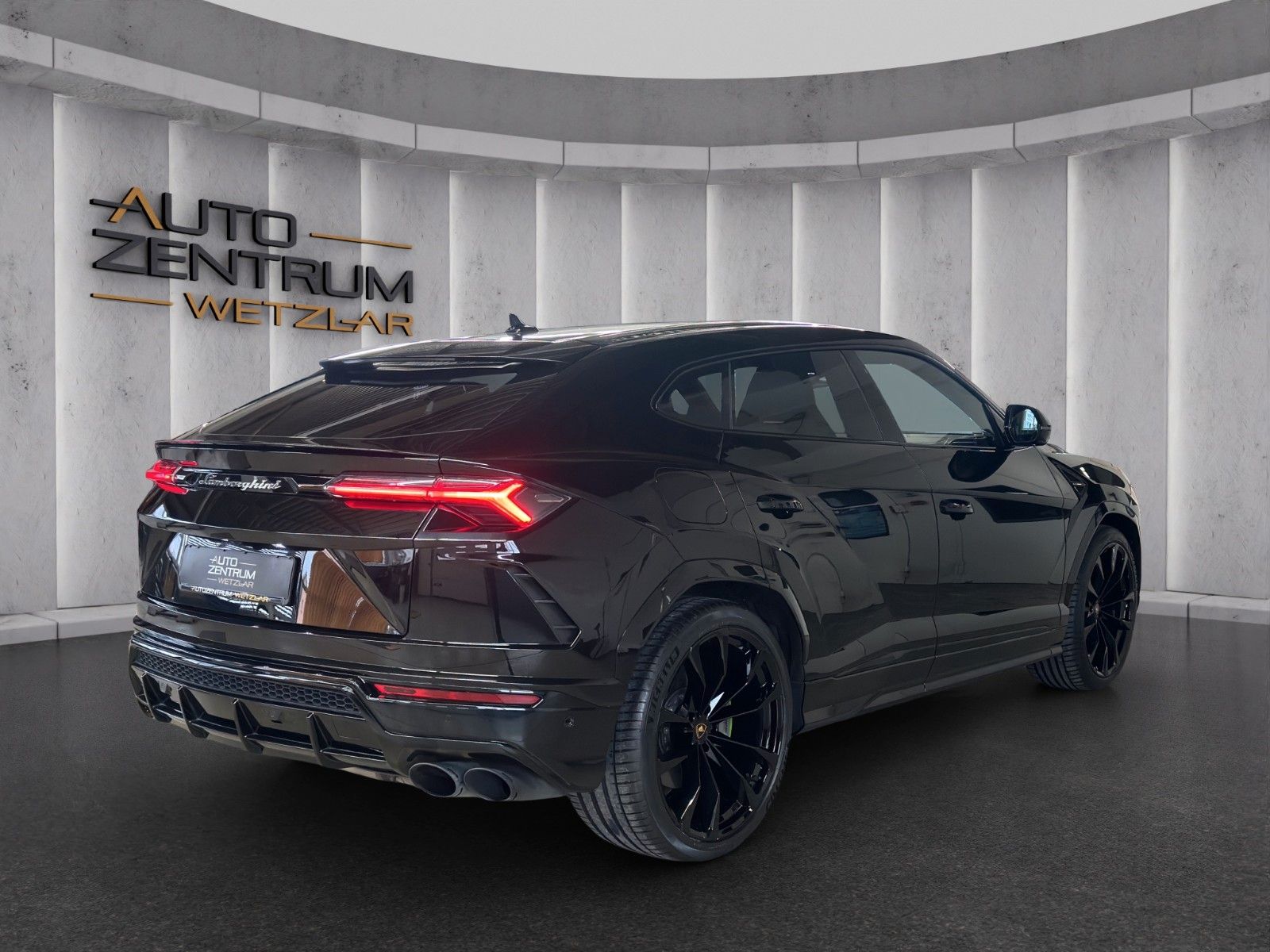 Lamborghini Urus 4.0 V8 - Samsaru's Car Outlet