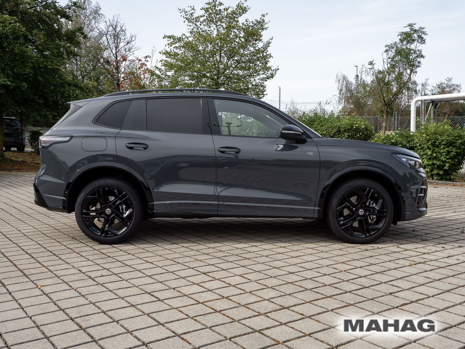 Volkswagen Tiguan 2.0 TSI 4 Mot R-Line BlackStyle Leder AHK