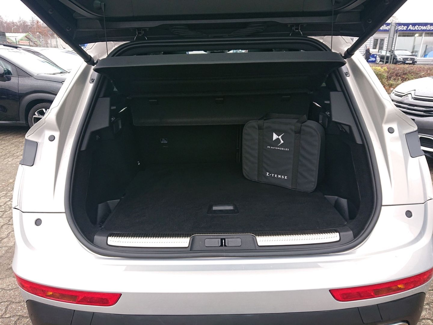 DS Automobiles DS7 Crossback E-TENSE 4x4 LOUVRE Hifi Panodach N