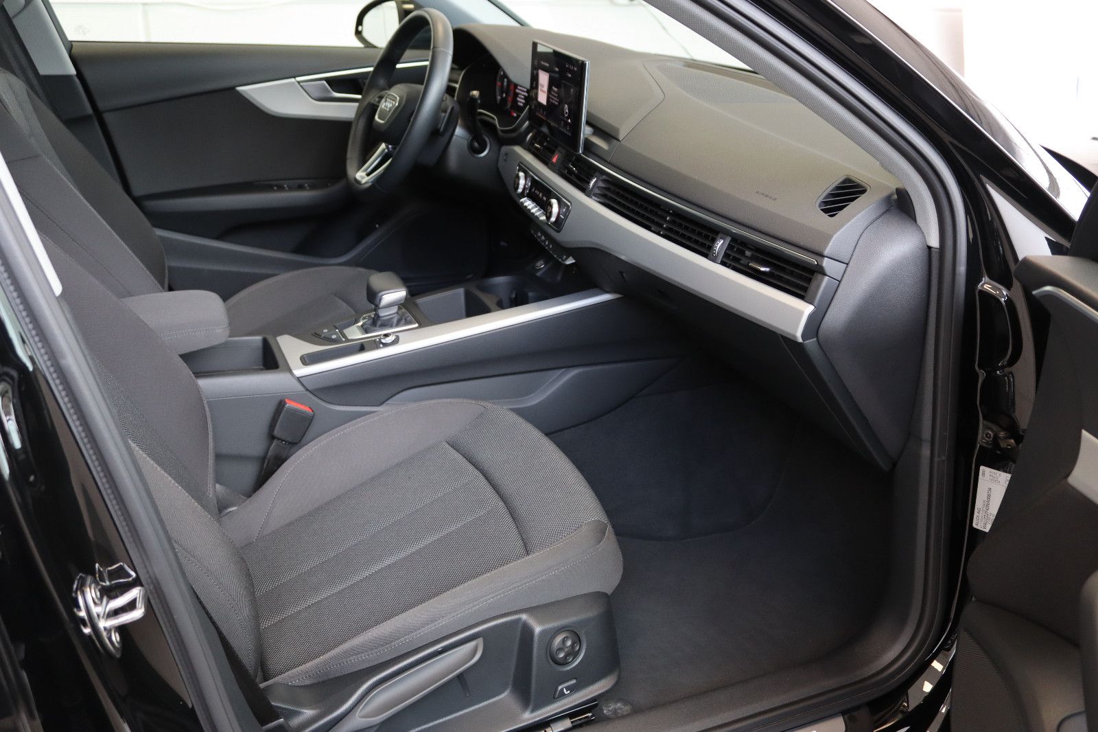 Audi A4 Avant 35TDI S-Tronic S line - Samsaru's Car Outlet