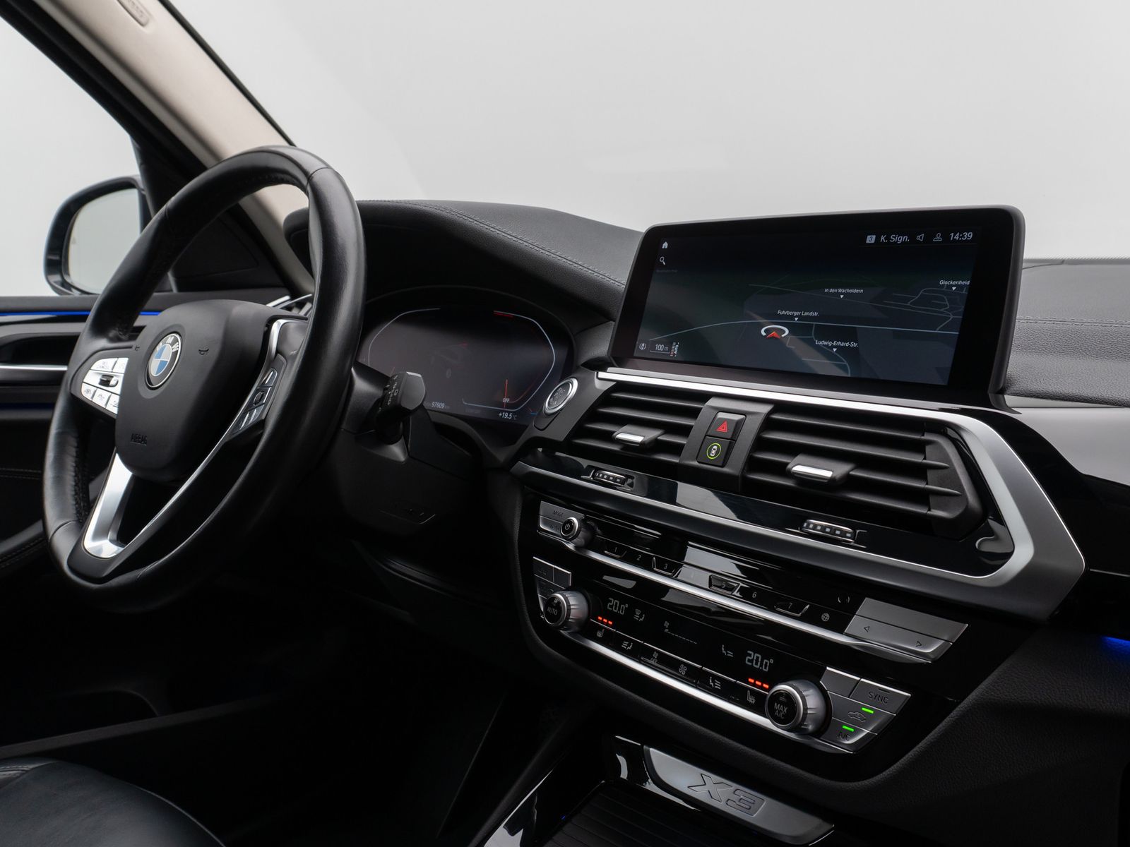 BMW X3 xD30d LuxuryLine - Samsaru's Car Outlet