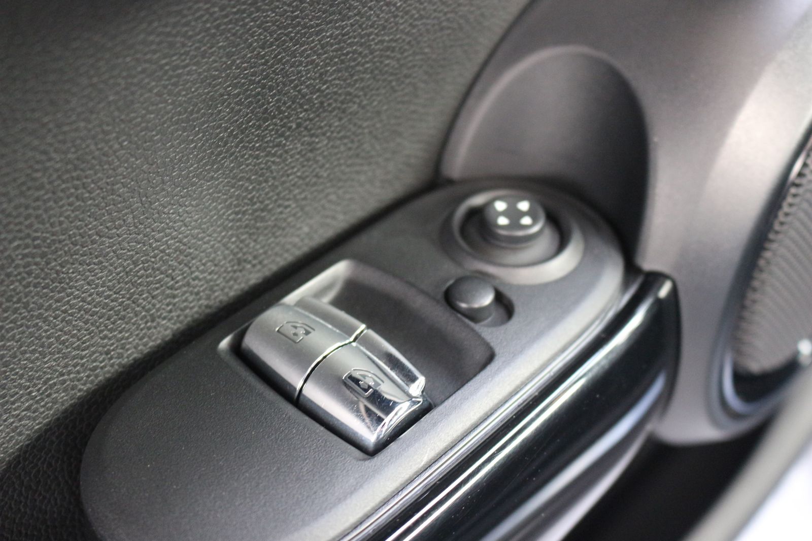 MINI Cooper SE Hatch - Samsaru's Car Outlet