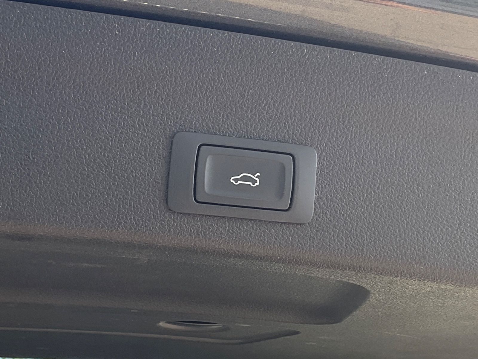 Audi A6 Av.50 TDI quattro S Line - Samsaru's Car Outlet