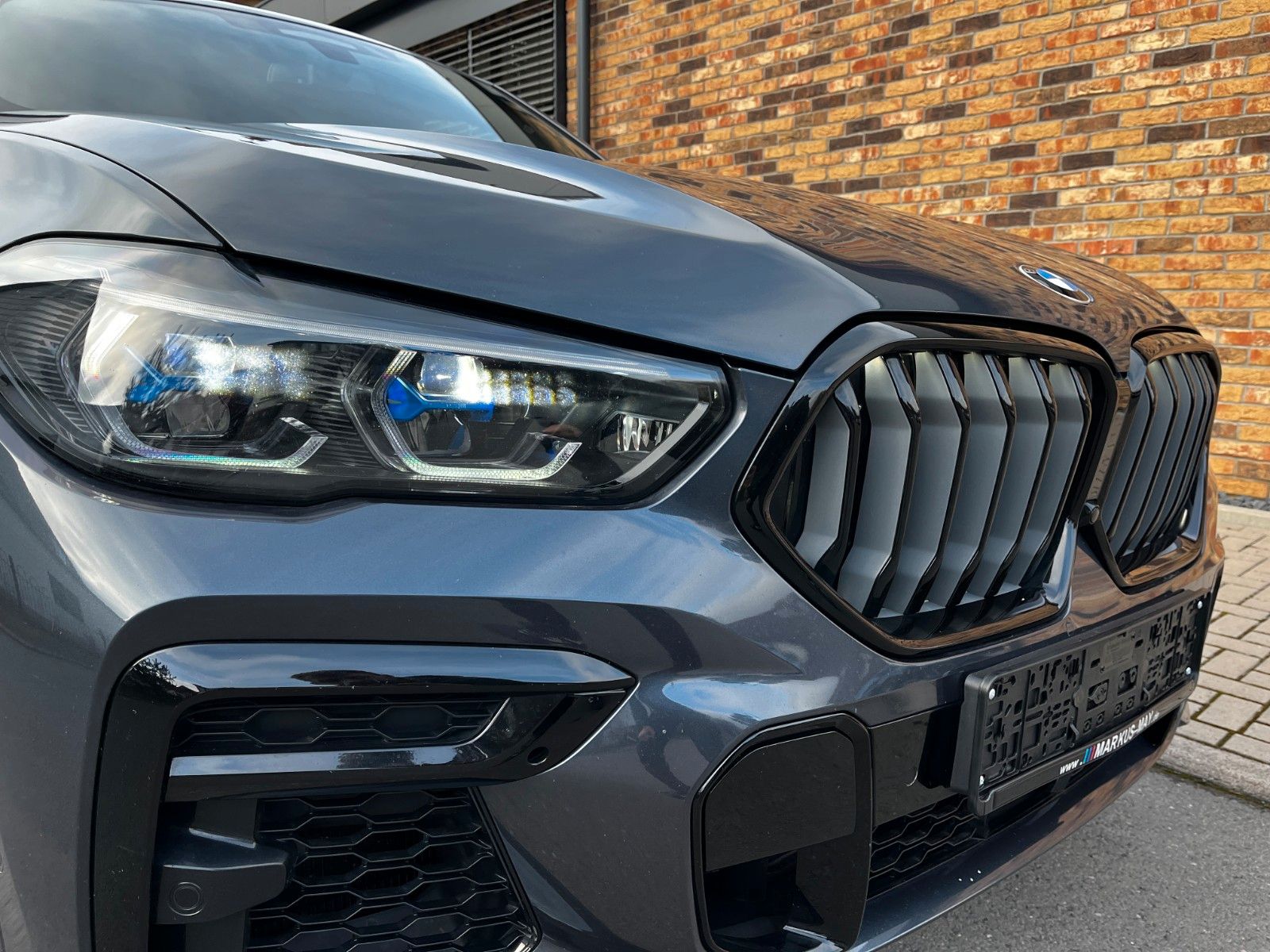 BMW X6 M50i AHK Leder Laser HUD DAProf Standhz