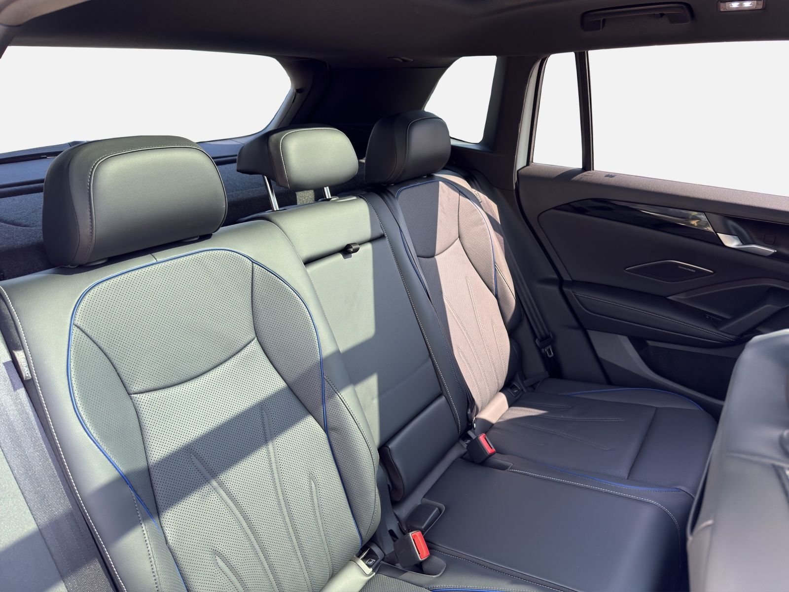 Volkswagen Tiguan 1.5 e-Hybrid DSG R-LINE*BLACK-STYLE*IQ.LI