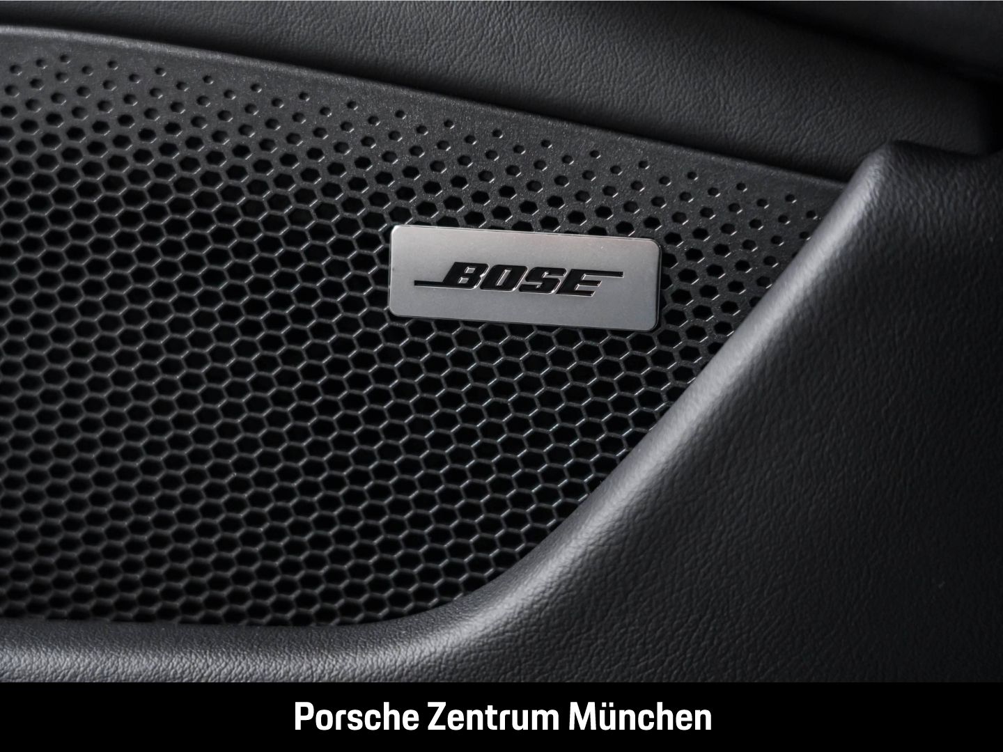 Porsche Taycan 4S Cross Turismo InnoDrive Surround-View