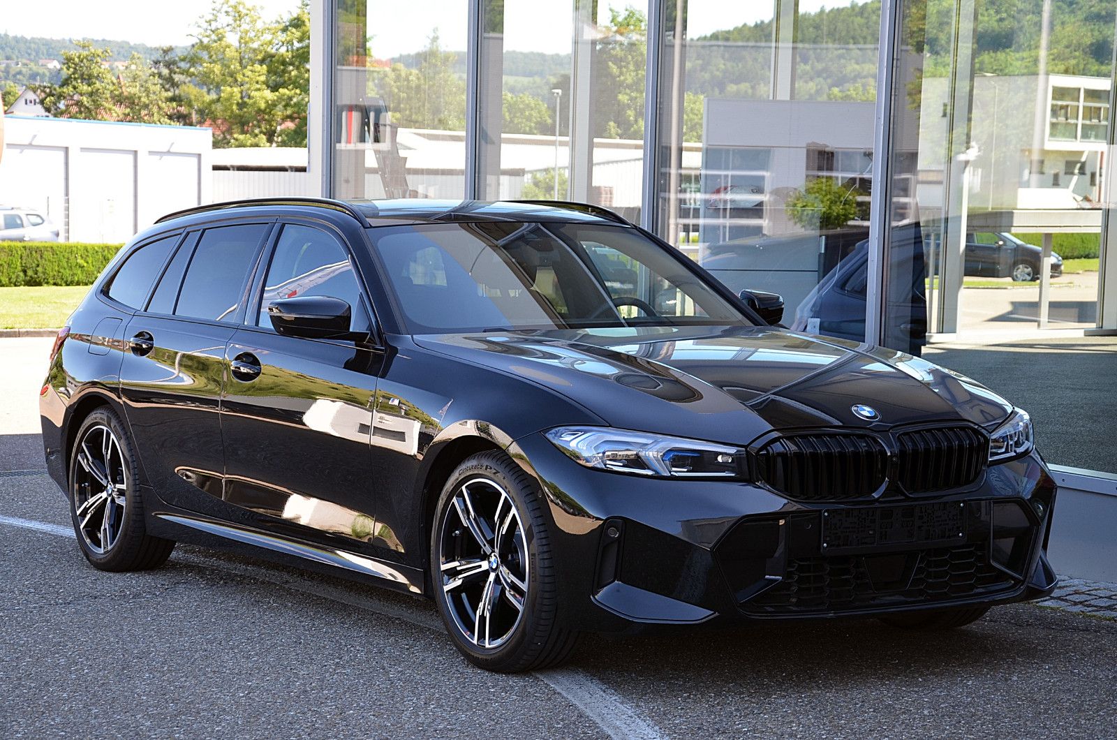 BMW 320d Tour/M Sportpaket/360Kamera/Gl.Dach/Head-Up