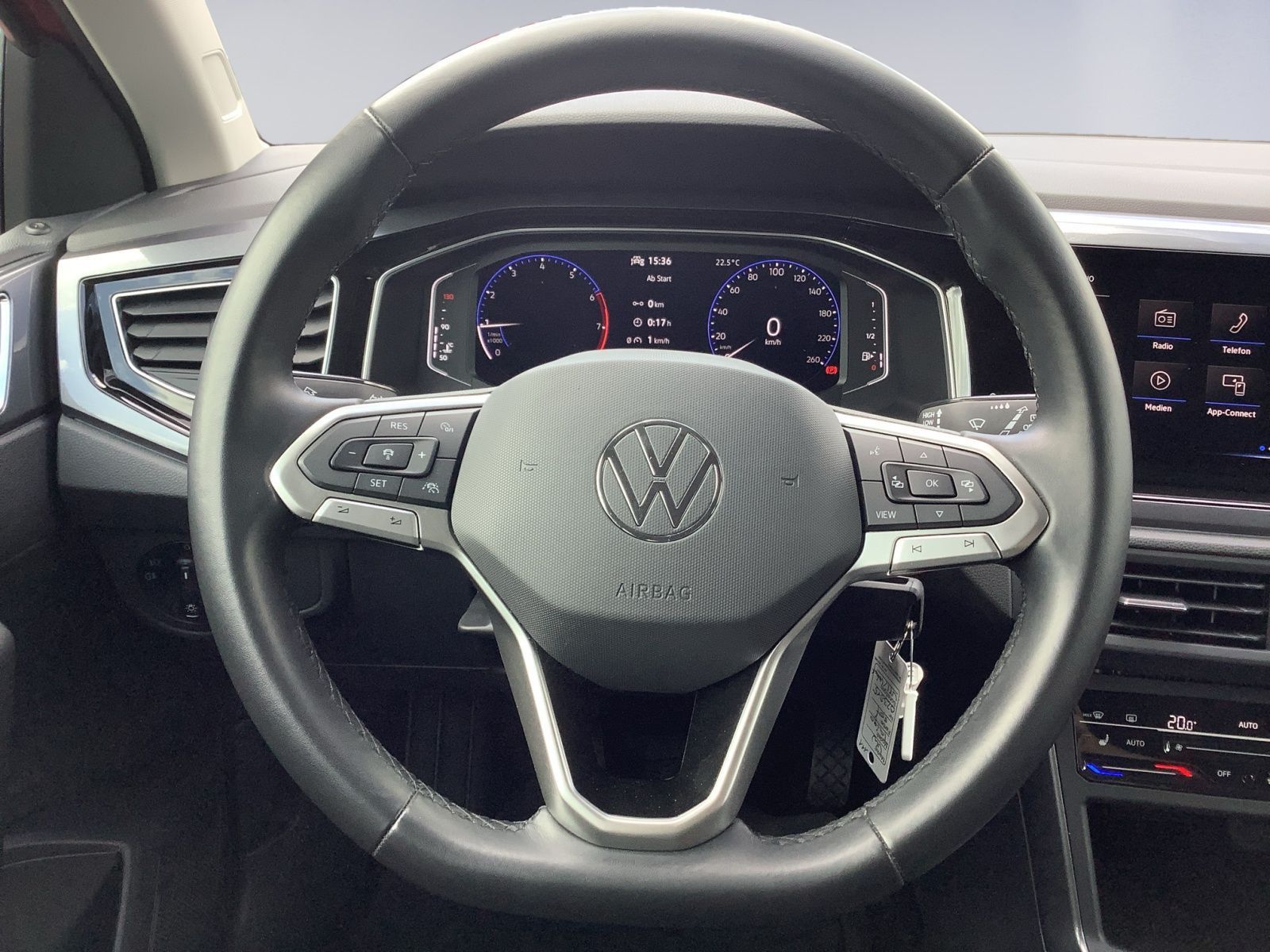 Volkswagen Taigo 1.0 TSI STYLE - Samsaru's Car Outlet