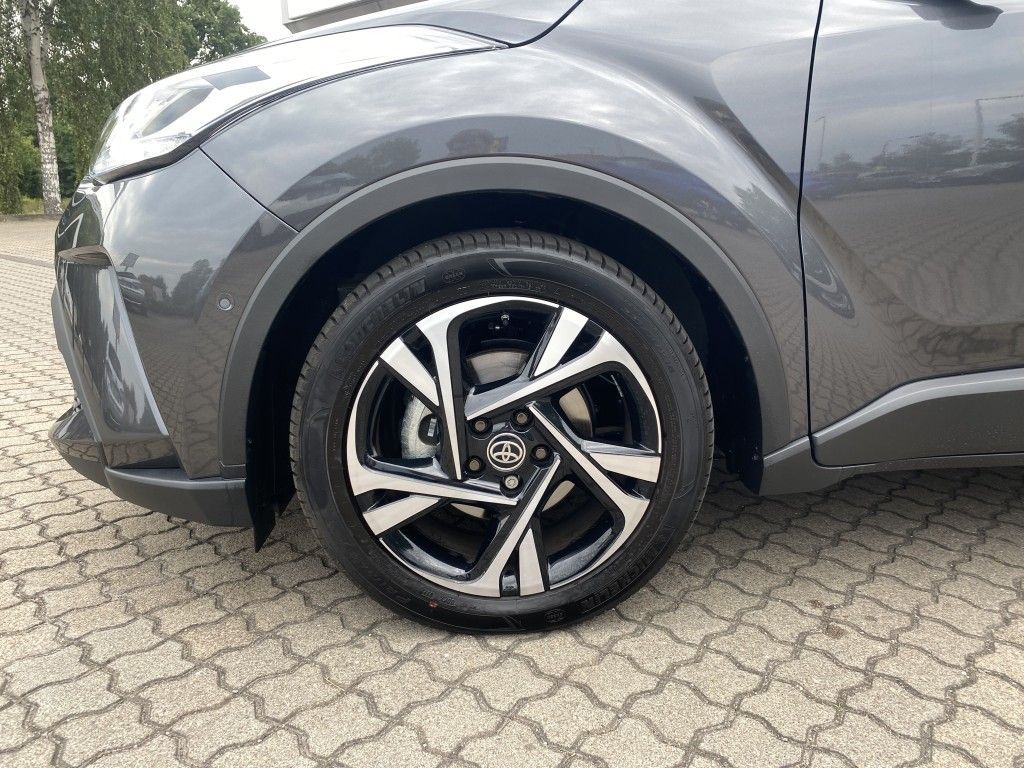 Toyota C-HR 2.0 Hybrid - Samsaru's Car Outlet