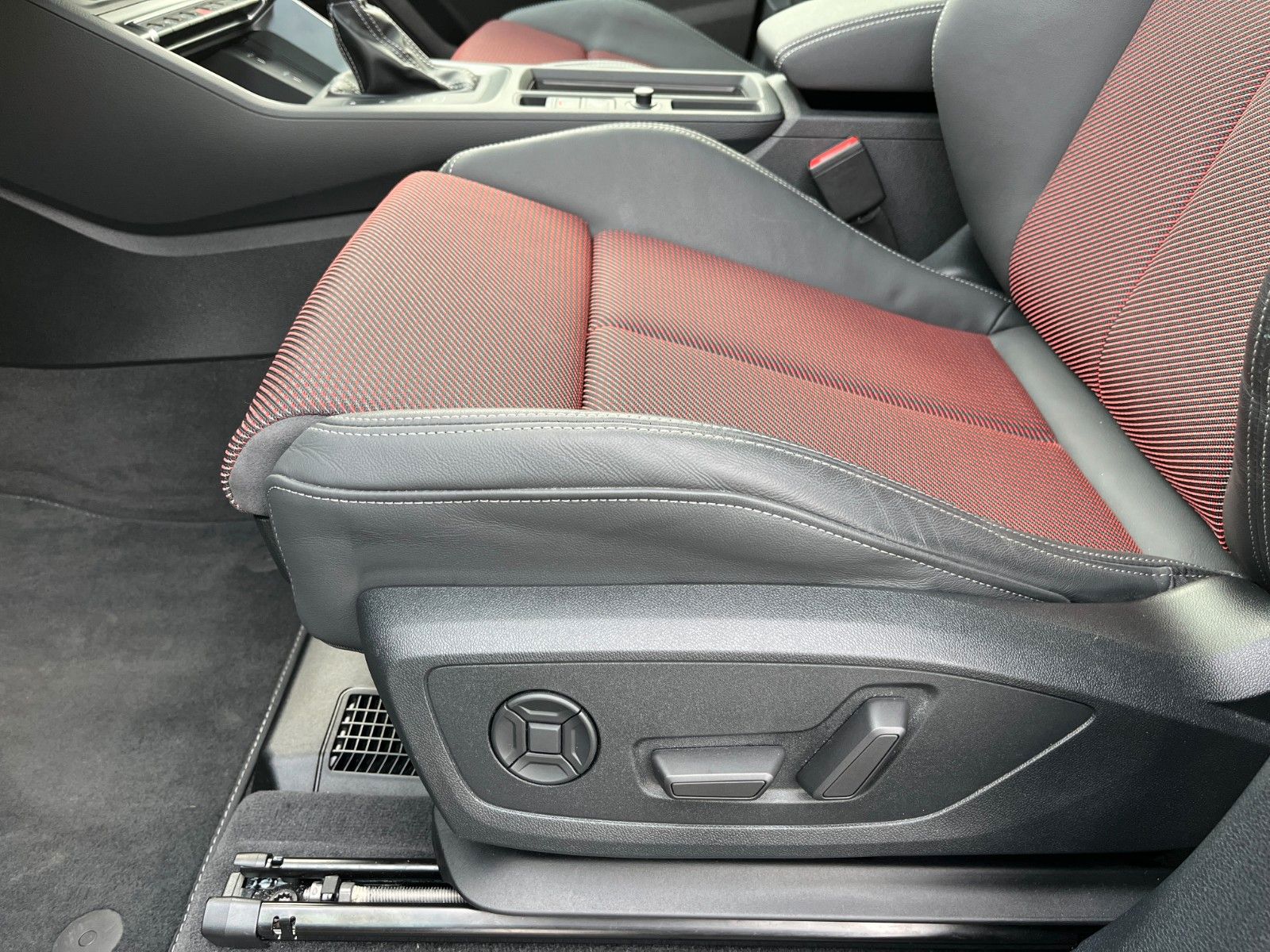 Audi Q3 Sportback 35 TDI quattro S line - Samsaru's Car Outlet