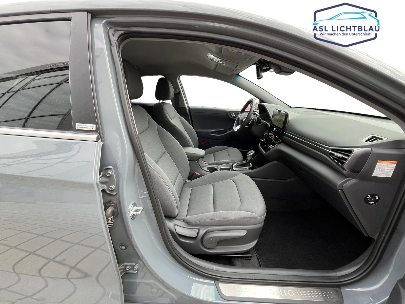 Hyundai IONIQ Facelift Hybrid STYLE - Samsaru's Car Outlet