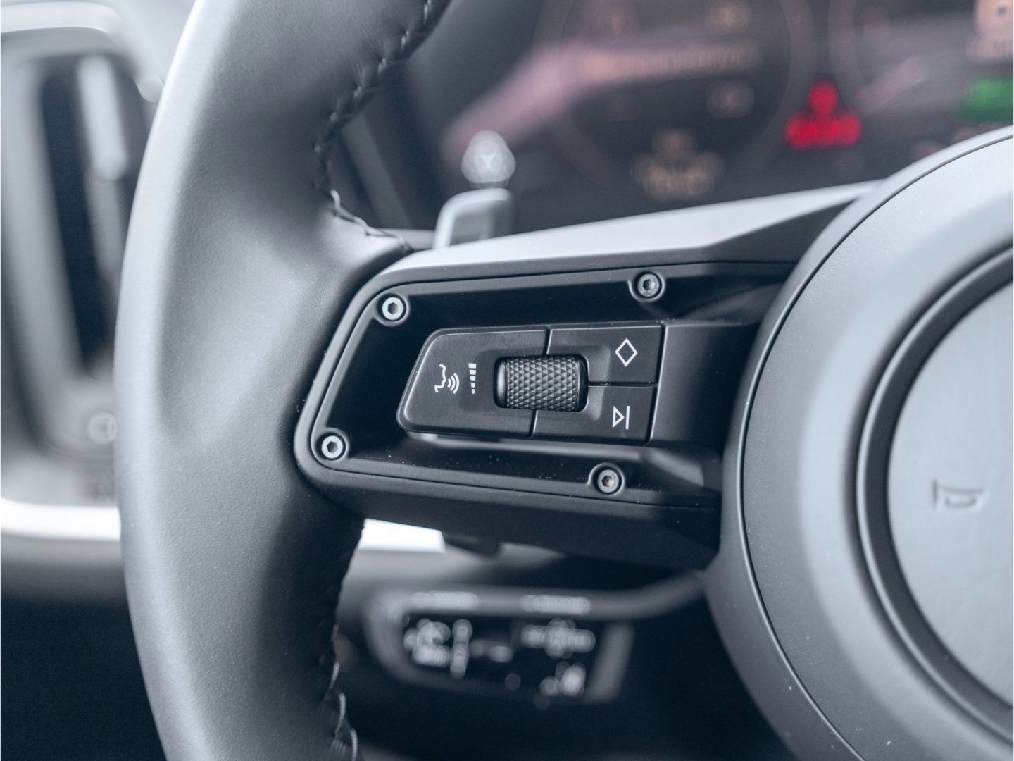 Porsche Cayenne E-Hybrid Hinterachslenkung BOSE HD-Matri