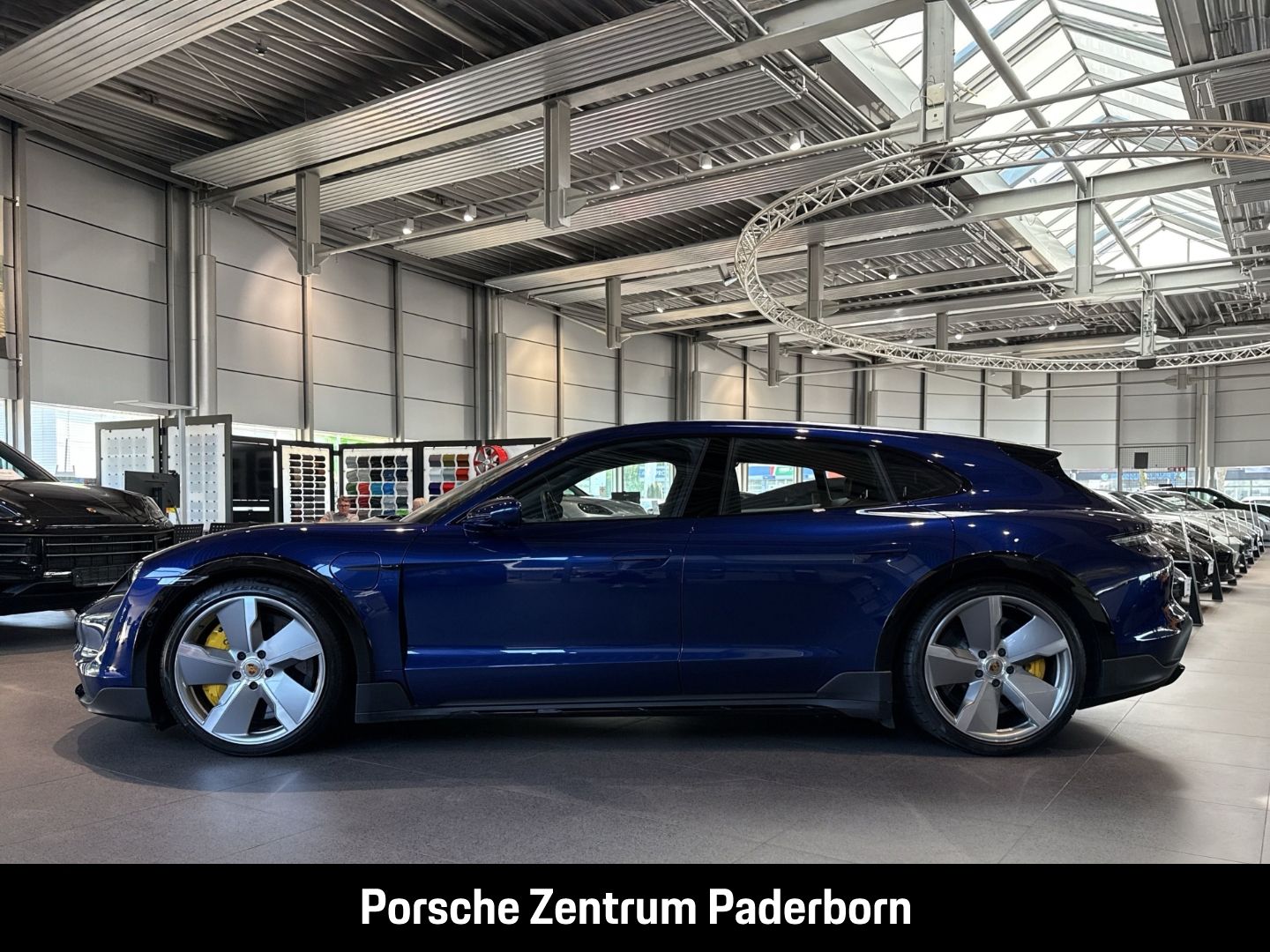 Porsche Taycan Turbo S Cross Turismo Burmester Panorama