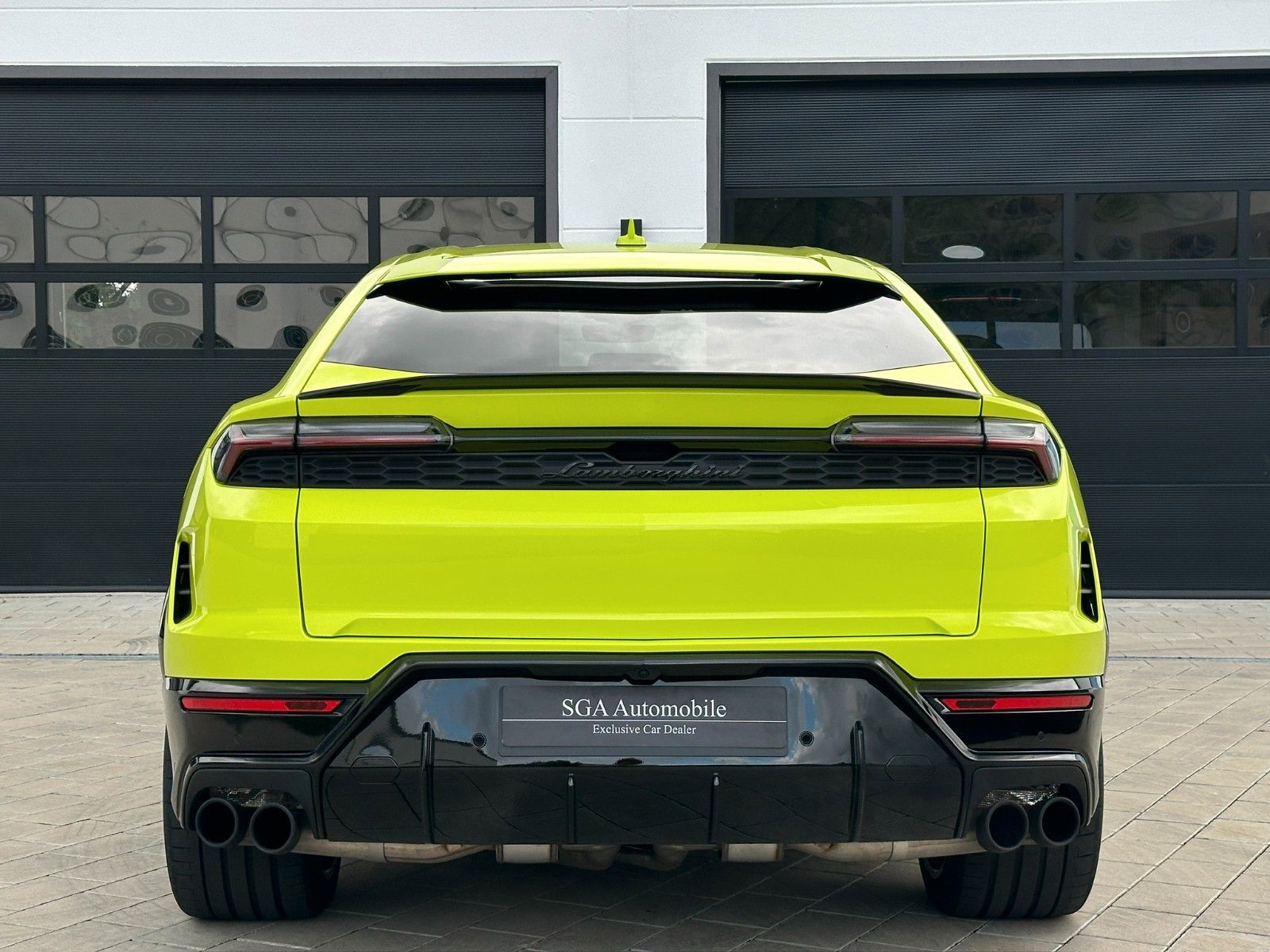 Lamborghini Urus - Samsaru's Car Outlet